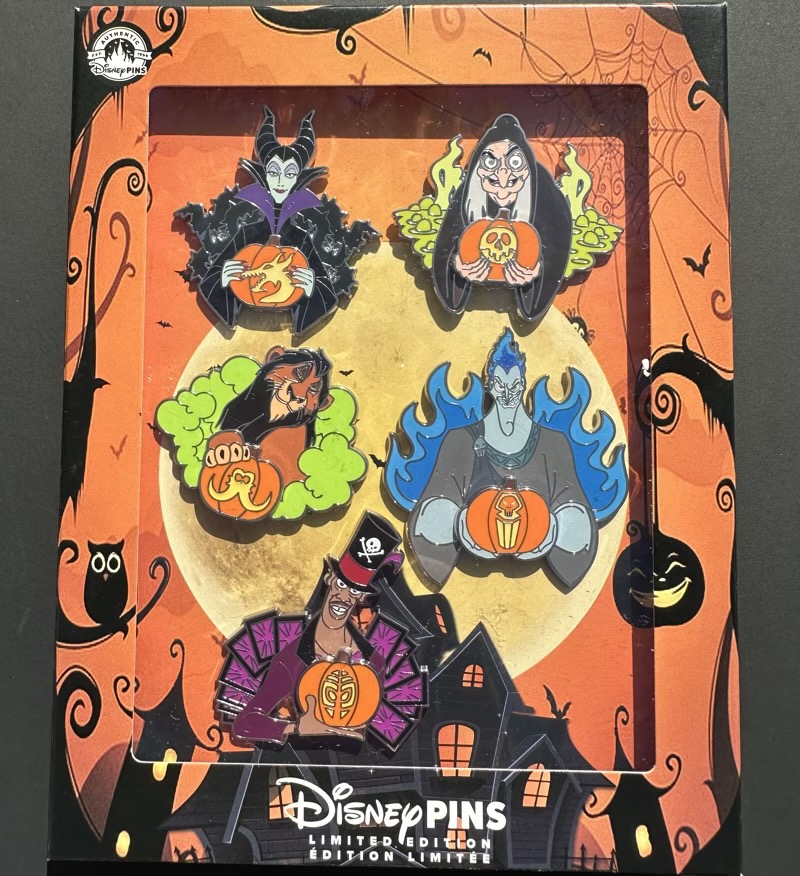 Halloween 2023 Disney Villains Boxed Pin Set