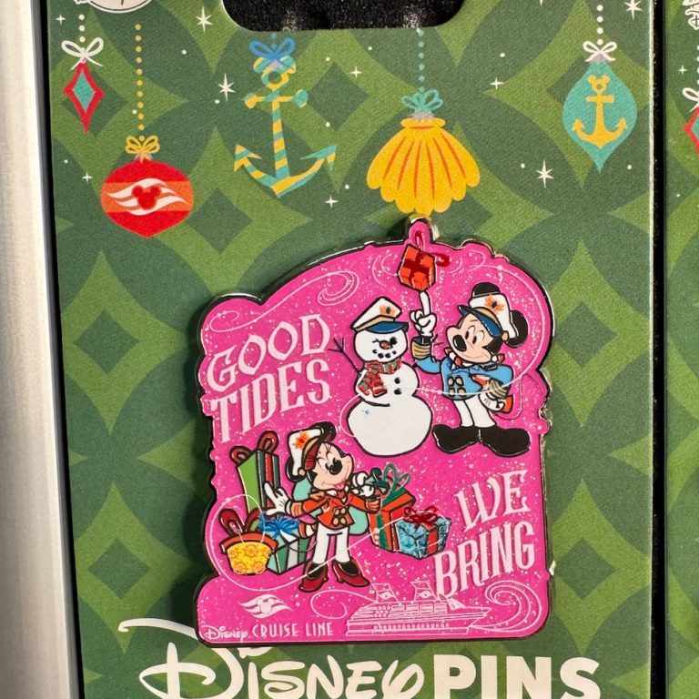 Disney Holiday 2022 Gift Card Pins - Disney Pins Blog
