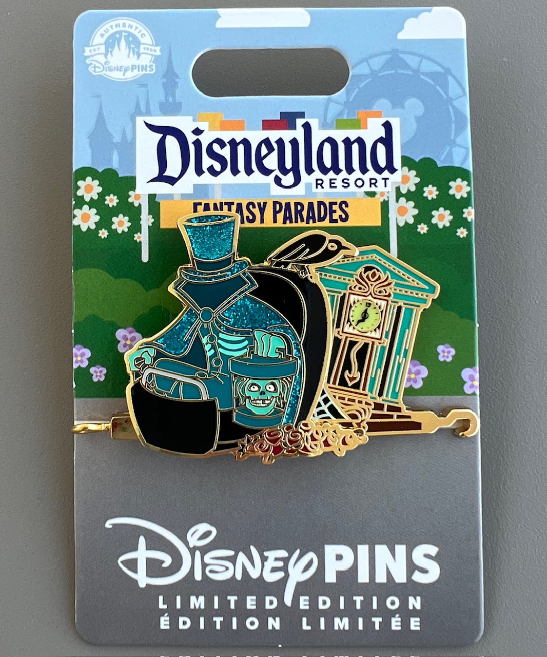 Hatbox Ghost Disneyland Parades Pin