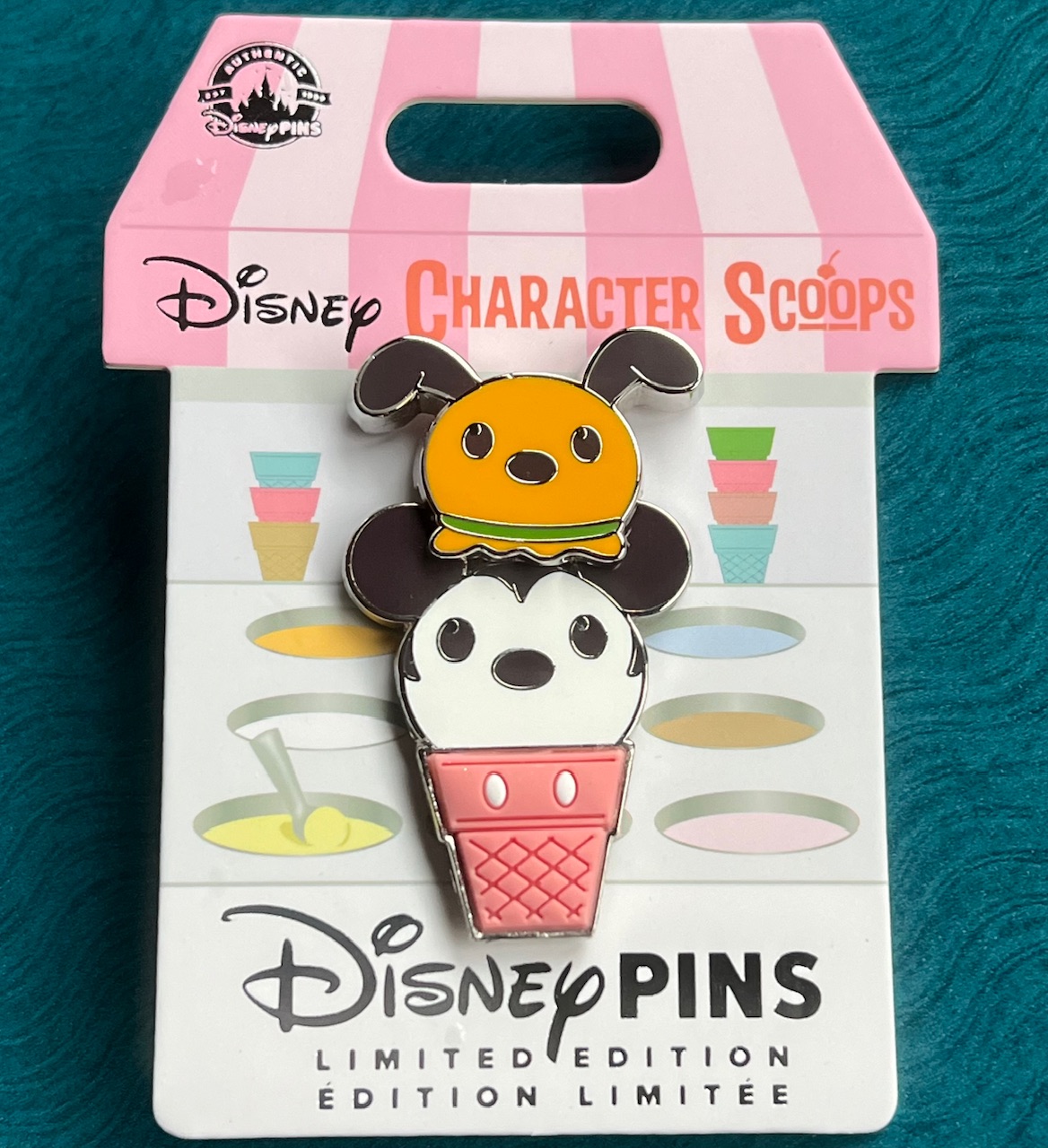 Mickey & Pluto Character Scoops Disney Pin