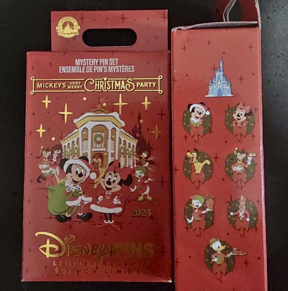 Mickey's deals Very Merry Christmas pin