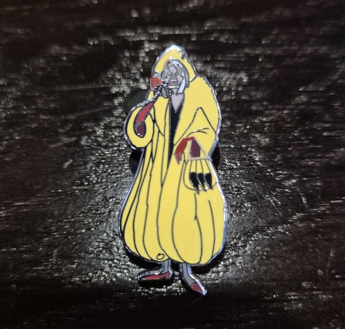 Cruella Disneyland Paris Pin Trading Time Pin