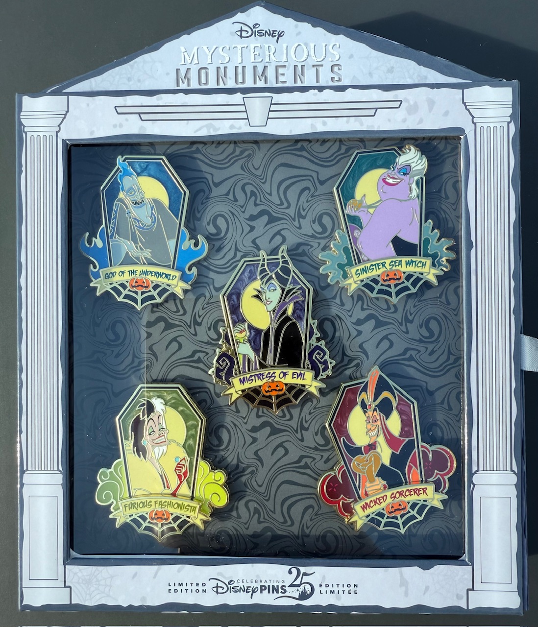 Disney Villains Halloween 2025 Boxed Pin Set