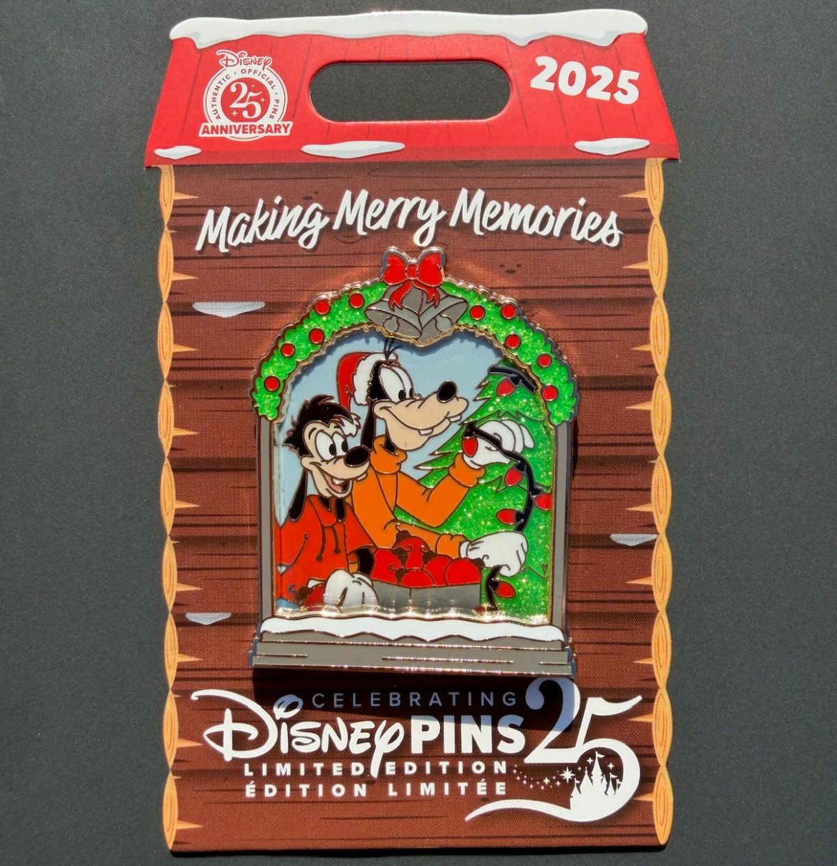 Goofy & Max - Making Merry Memories Disney Pin